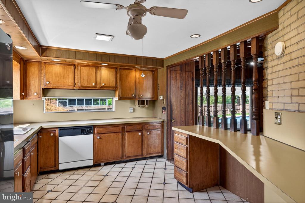 2615 DOGWOOD LANE