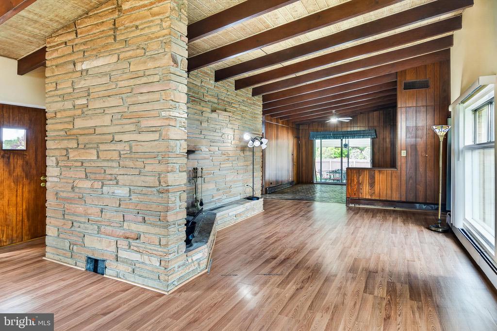 2615 DOGWOOD LANE