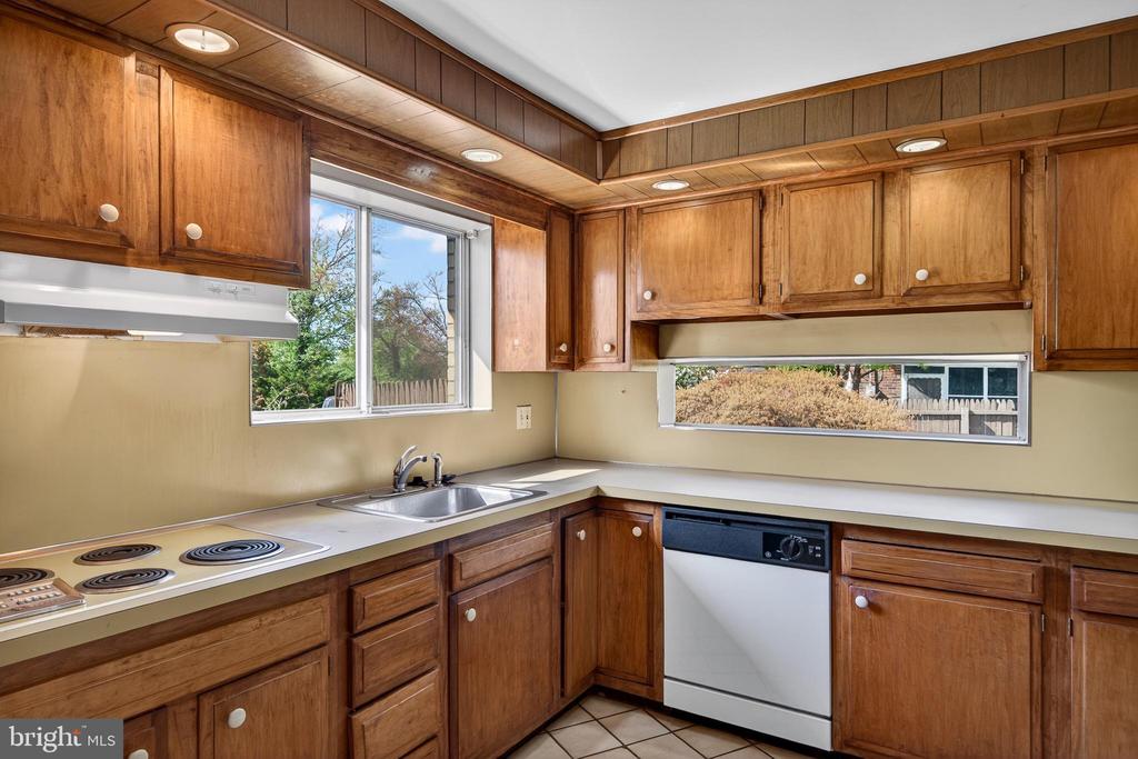 2615 DOGWOOD LANE