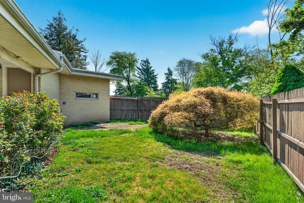 2615 DOGWOOD LANE
