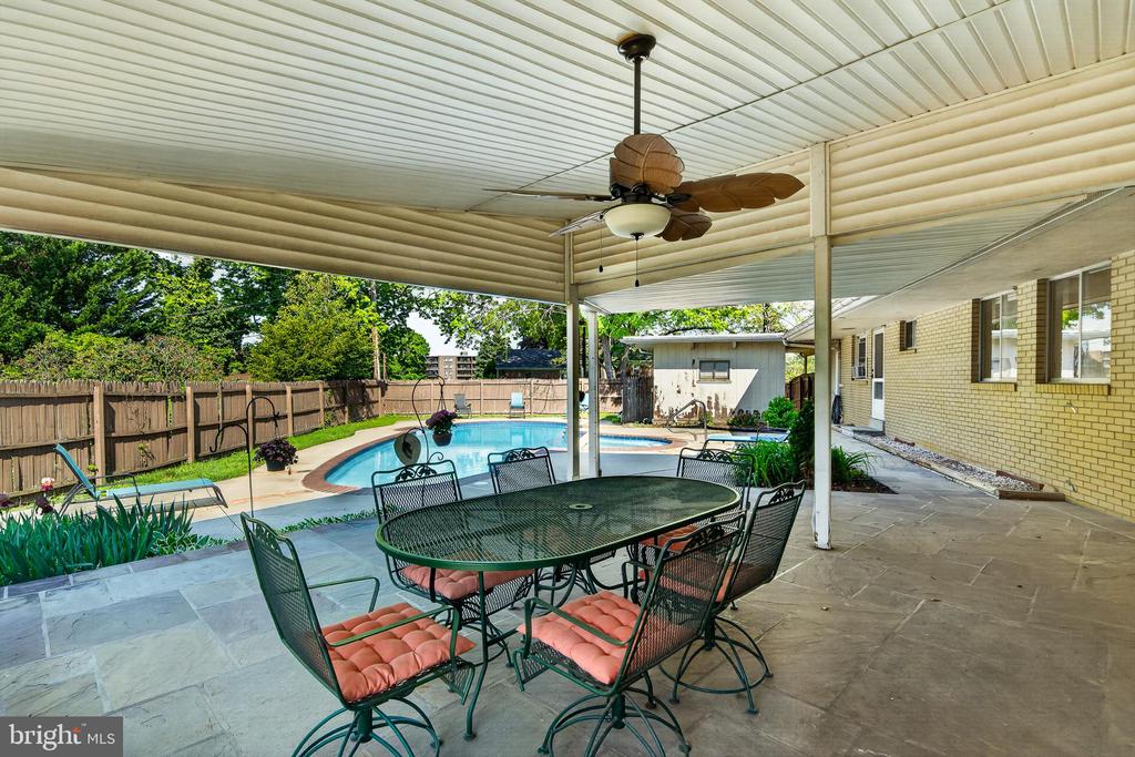 2615 DOGWOOD LANE