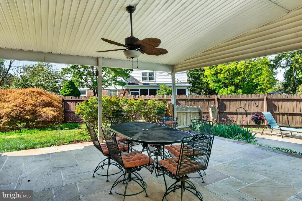 2615 DOGWOOD LANE