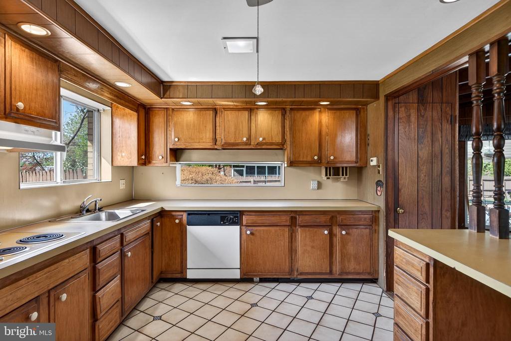 2615 DOGWOOD LANE