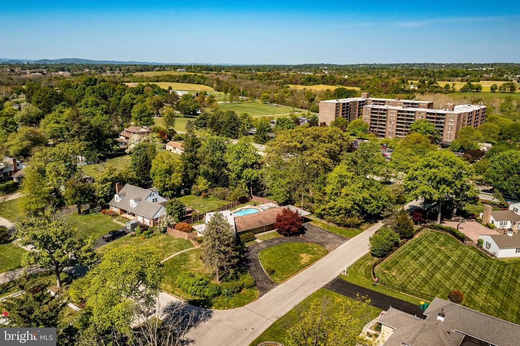 2615 DOGWOOD LANE
