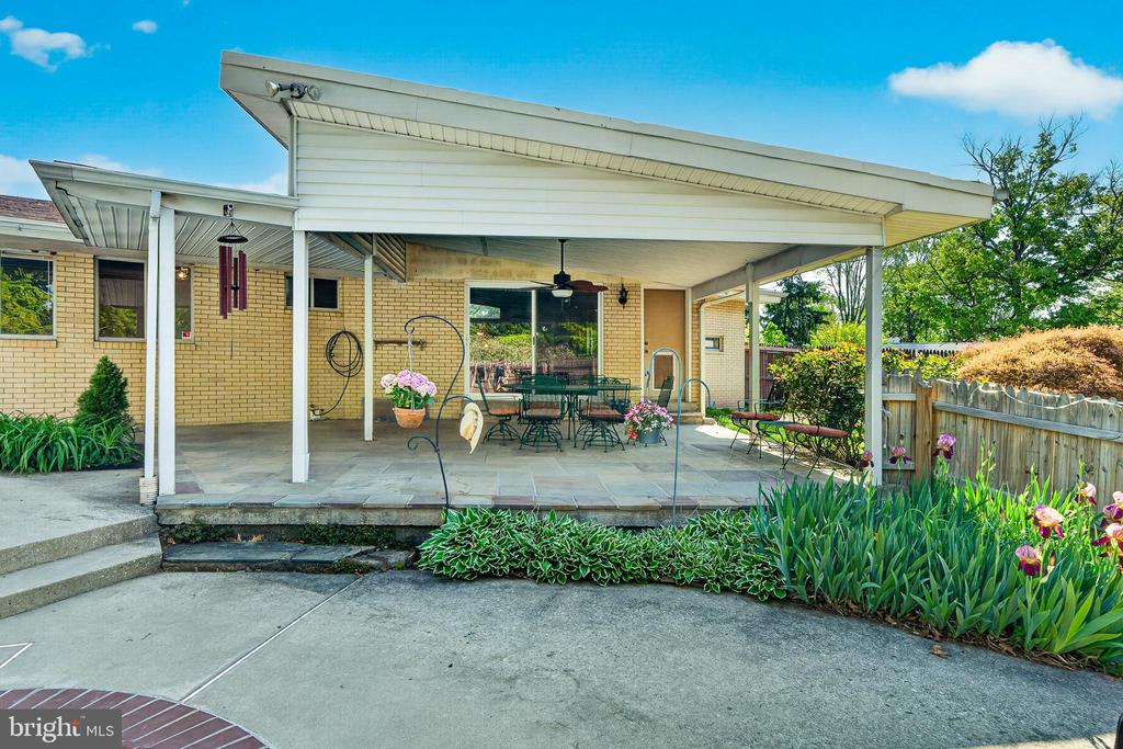 2615 DOGWOOD LANE