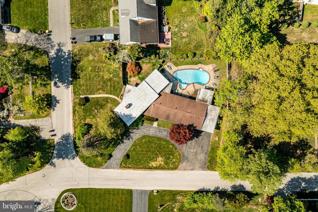 2615 DOGWOOD LANE
