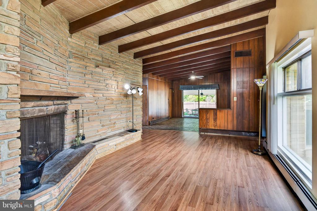 2615 DOGWOOD LANE