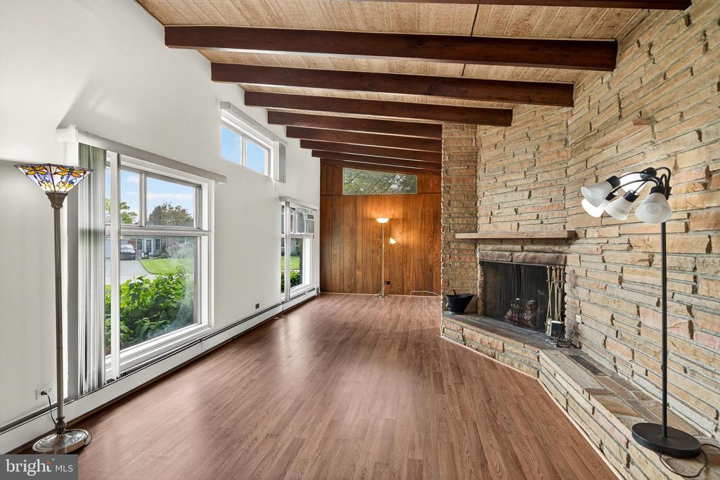 2615 DOGWOOD LANE