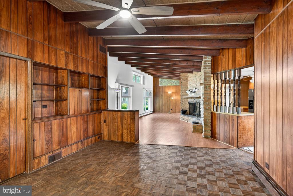 2615 DOGWOOD LANE