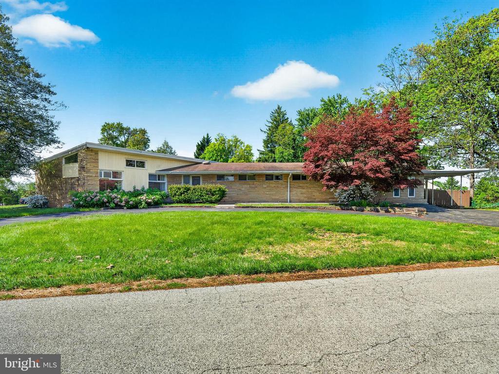 2615 DOGWOOD LANE