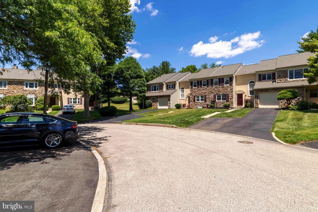 1711 SMEDLEY COURT