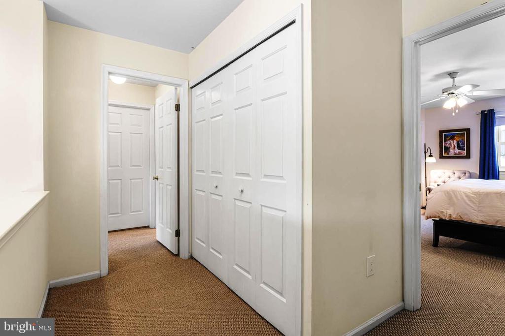 1711 SMEDLEY COURT