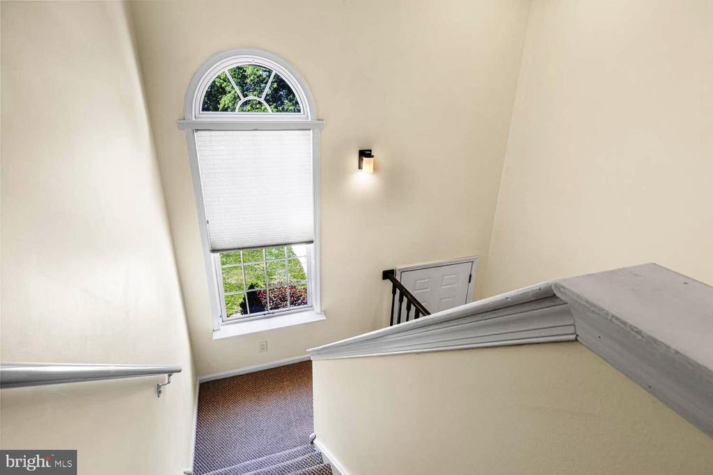 1711 SMEDLEY COURT