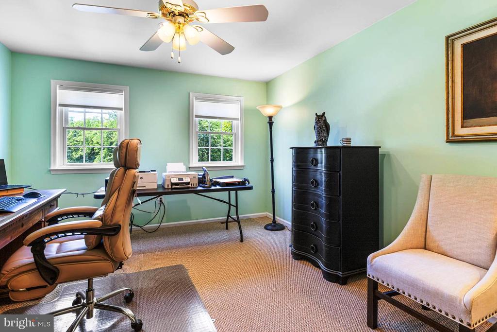 1711 SMEDLEY COURT