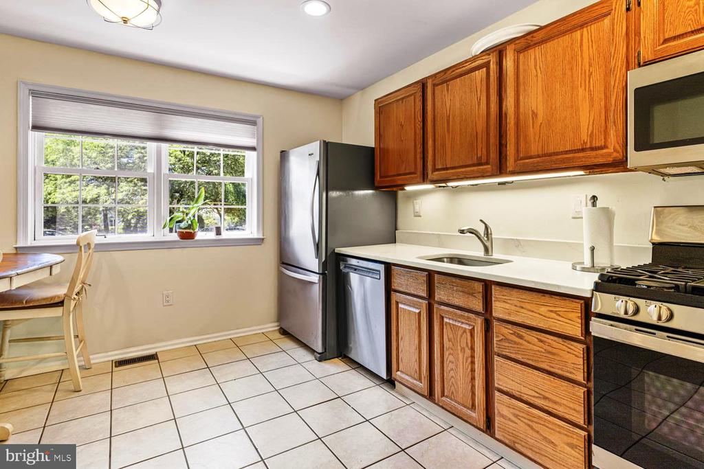 1711 SMEDLEY COURT