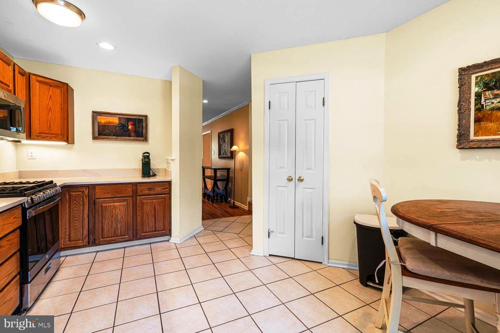 1711 SMEDLEY COURT