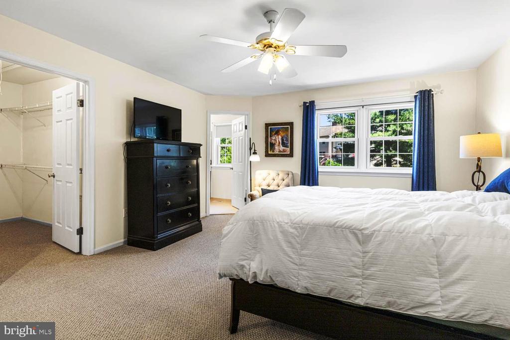 1711 SMEDLEY COURT