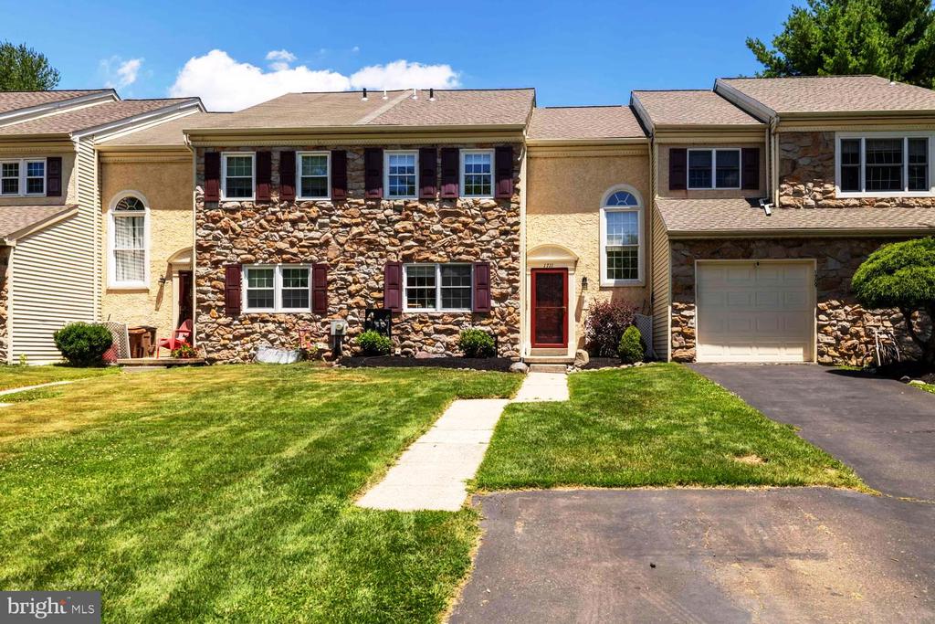 1711 SMEDLEY COURT