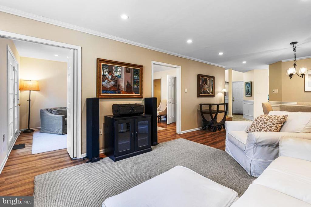 1711 SMEDLEY COURT