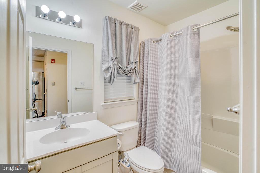 1529 DEKALB STREET Unit: 130