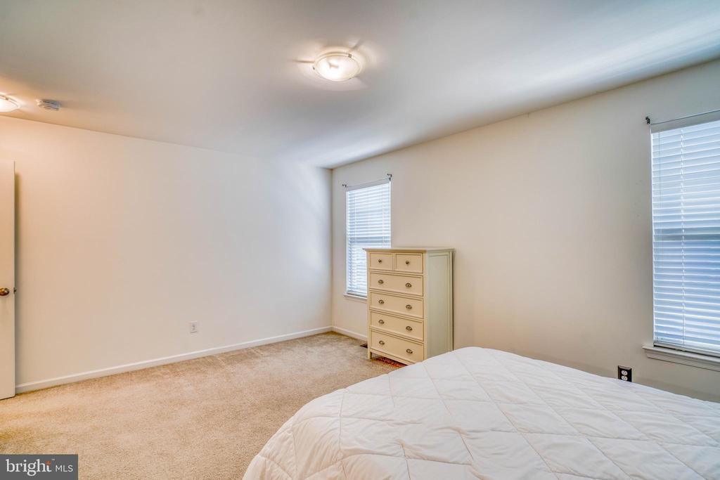 1529 DEKALB STREET Unit: 130