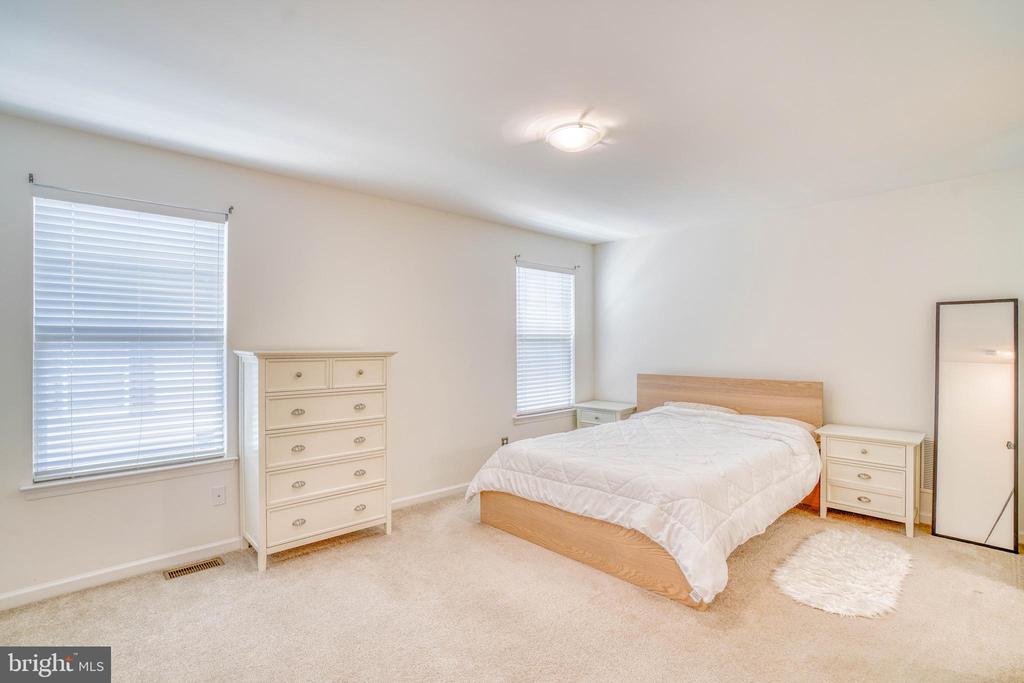 1529 DEKALB STREET Unit: 130
