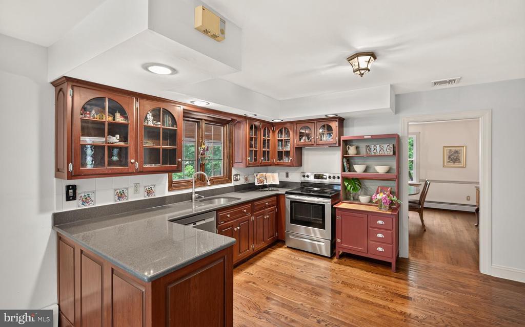 1815 GREEN BRIAR DRIVE Unit:           