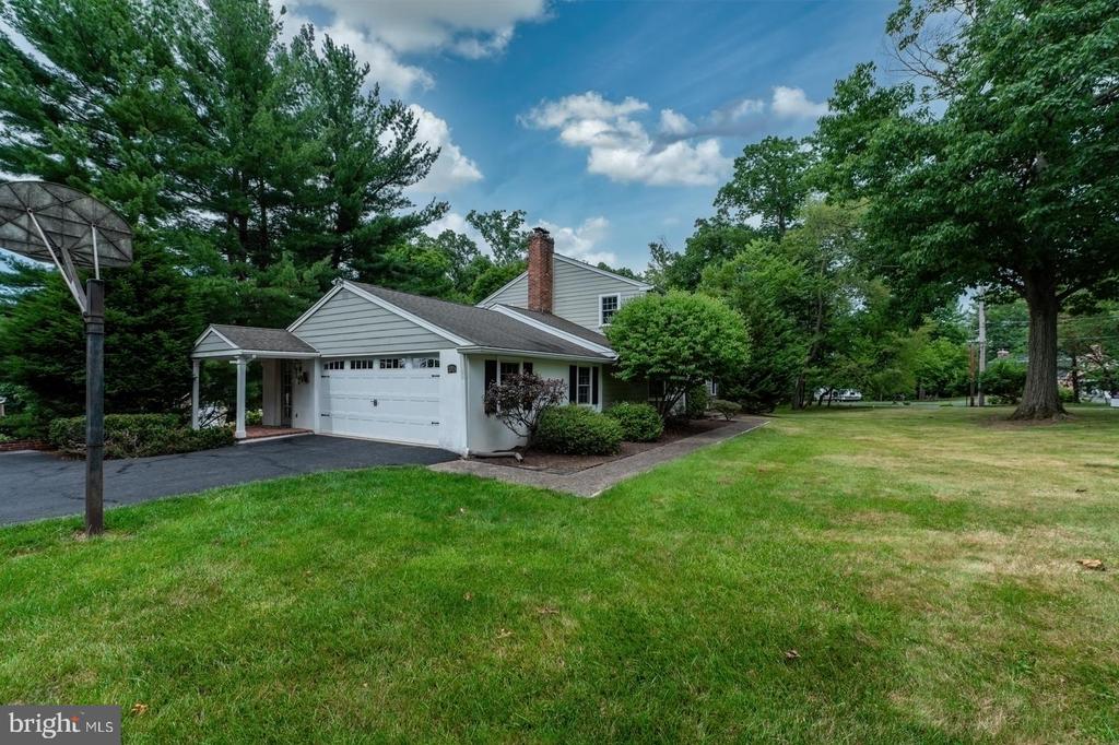 1815 GREEN BRIAR DRIVE Unit:           