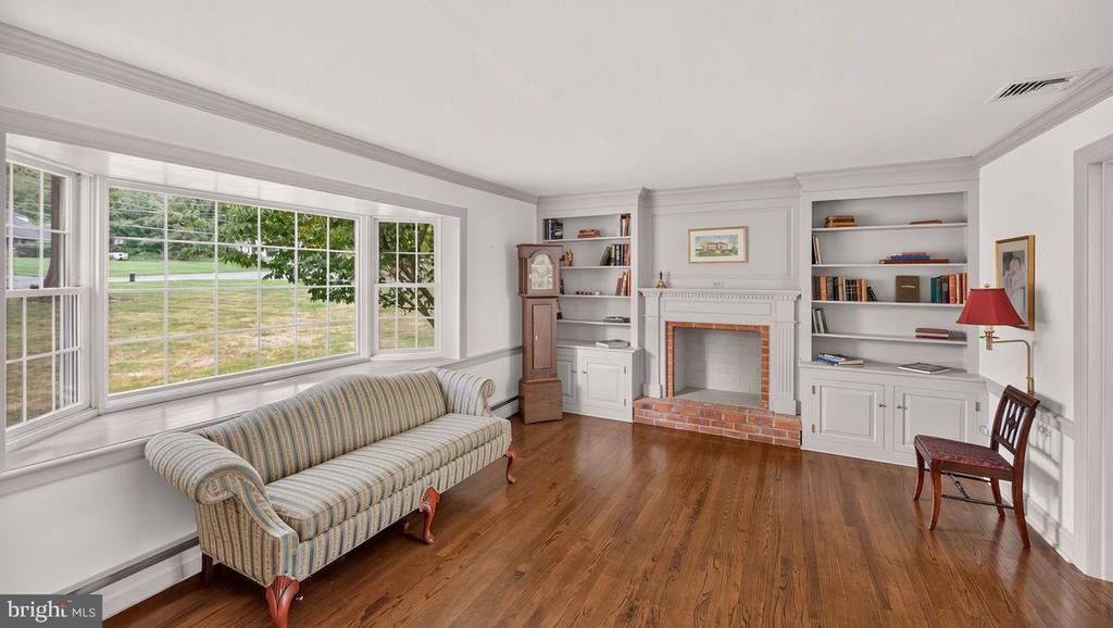 1815 GREEN BRIAR DRIVE Unit:           