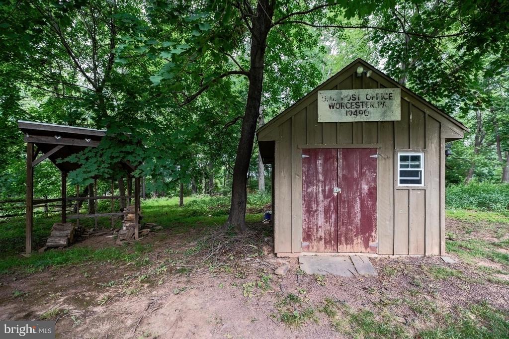 1815 GREEN BRIAR DRIVE Unit:           
