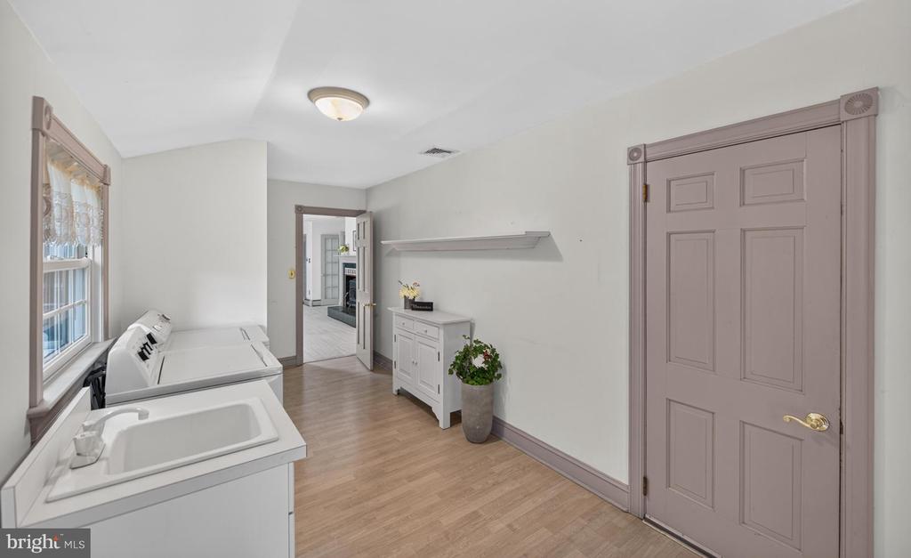 1815 GREEN BRIAR DRIVE Unit:           
