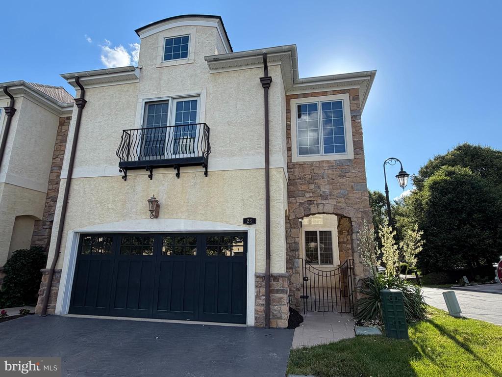 25 BREYER COURT Unit: 25-E