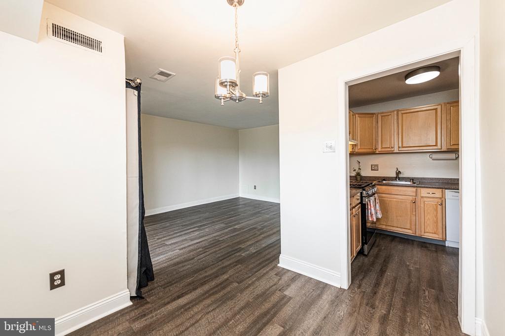 823 MEADOWVIEW LANE Unit: 823