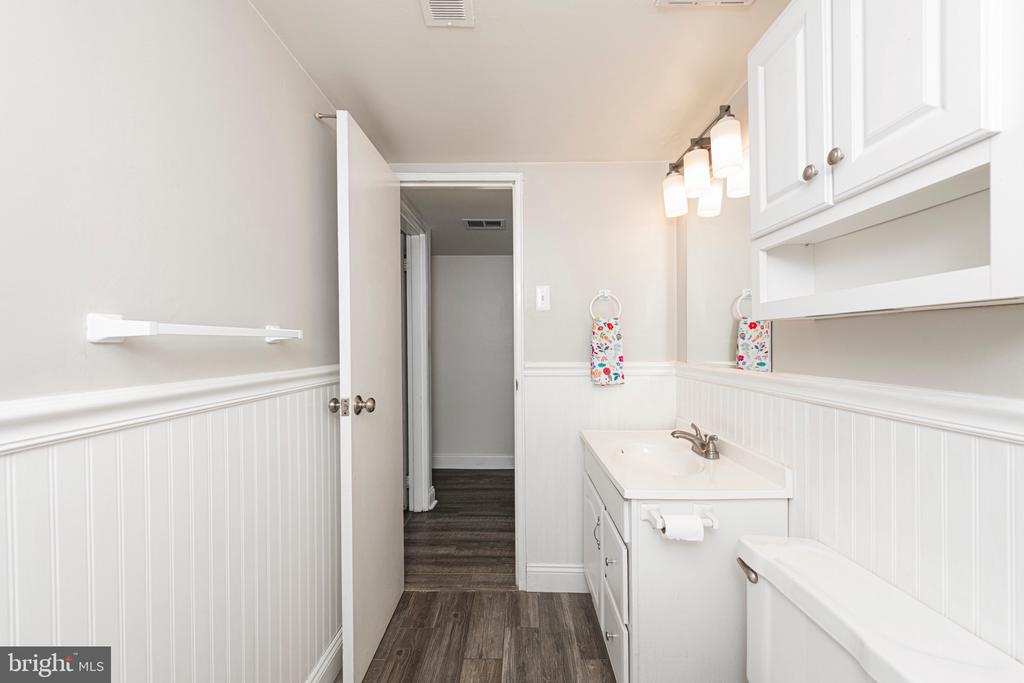 823 MEADOWVIEW LANE Unit: 823