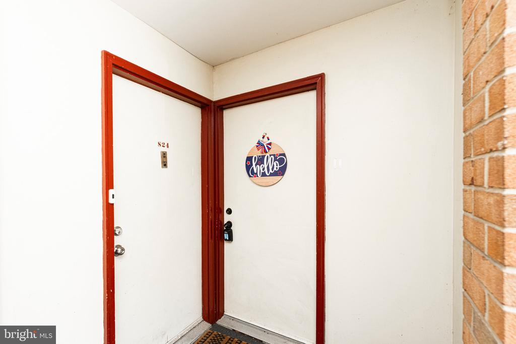 823 MEADOWVIEW LANE Unit: 823