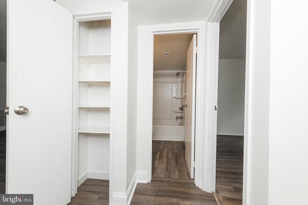 823 MEADOWVIEW LANE Unit: 823