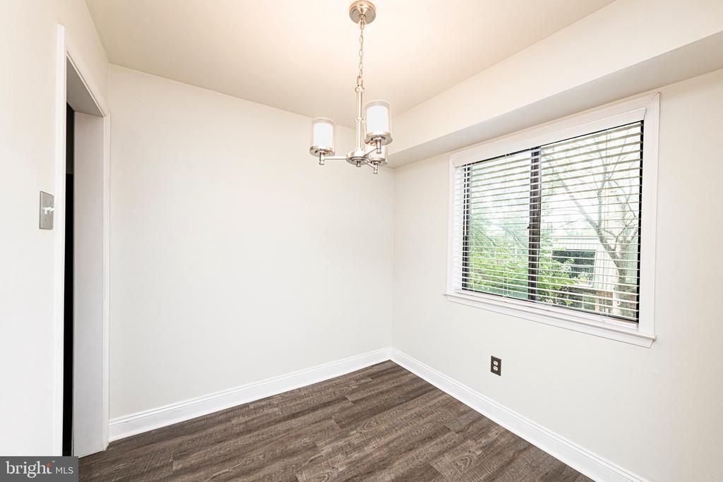 823 MEADOWVIEW LANE Unit: 823