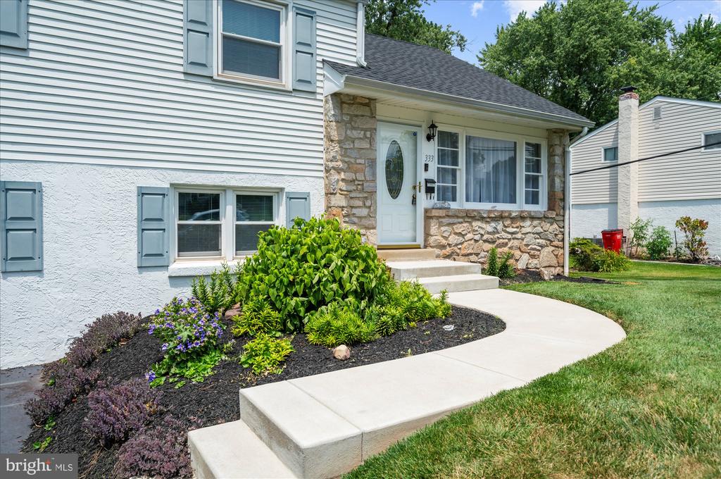 333 CENTRAL DRIVE