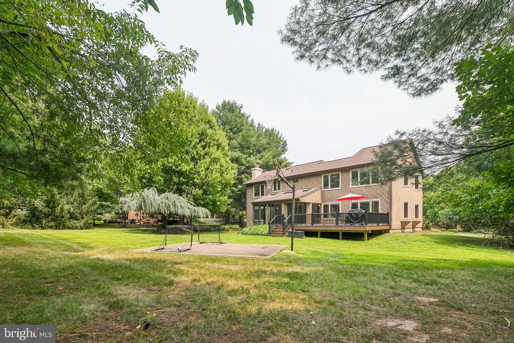 7 HAYCROFT DRIVE