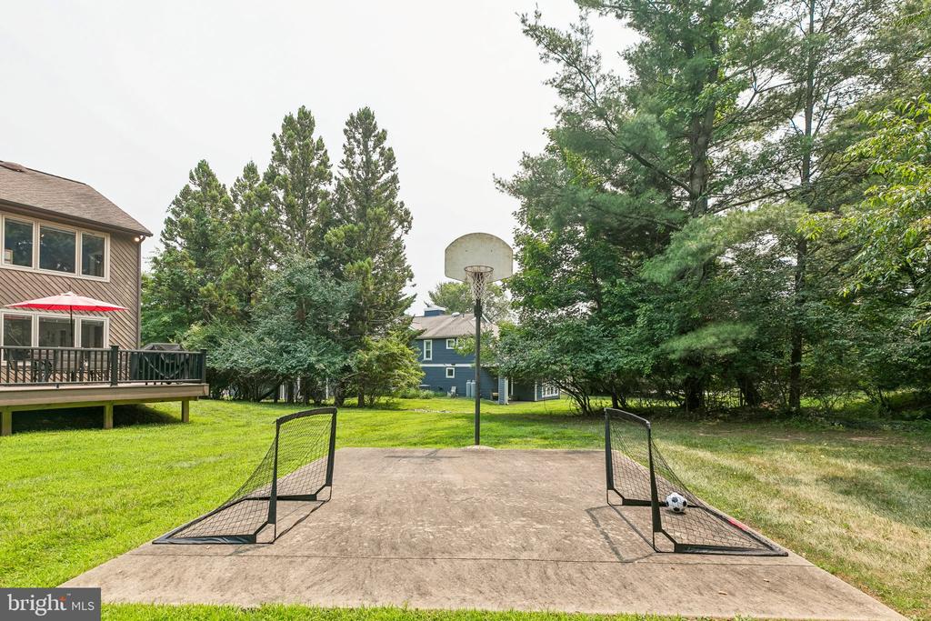 7 HAYCROFT DRIVE