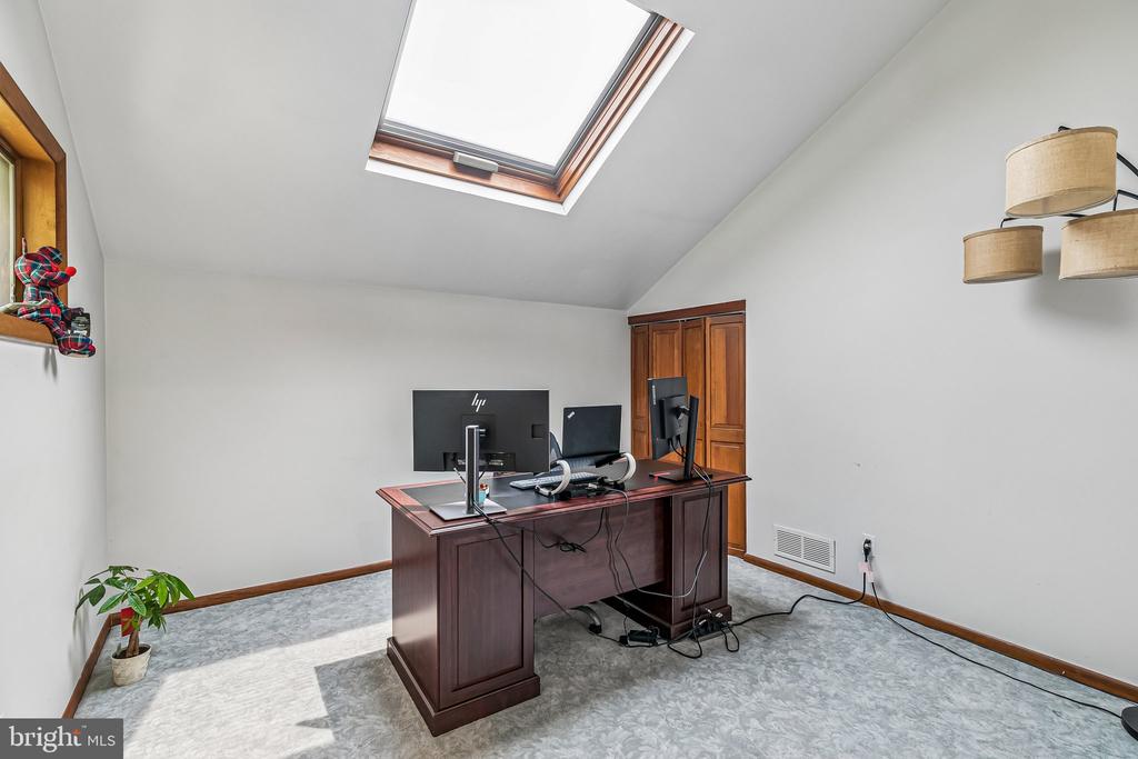 7 HAYCROFT DRIVE