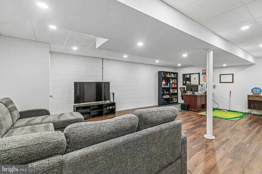7 HAYCROFT DRIVE