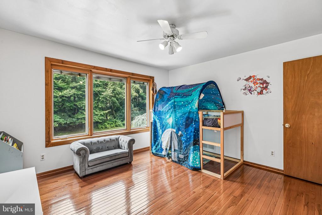 7 HAYCROFT DRIVE