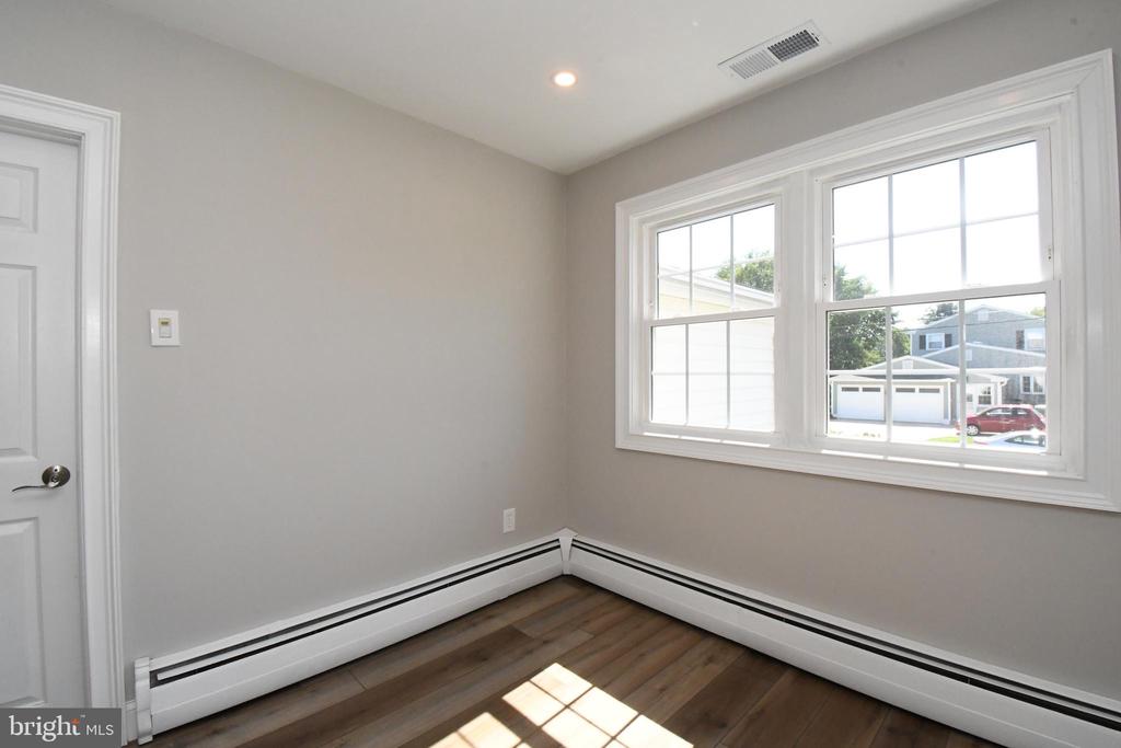 735 BELL LANE