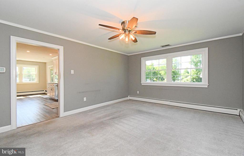735 BELL LANE