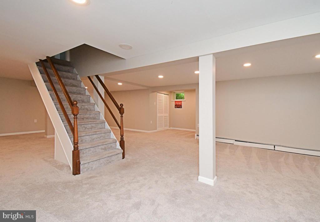 735 BELL LANE