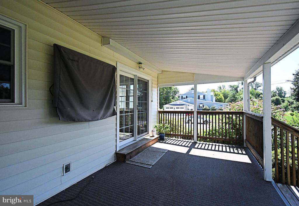735 BELL LANE