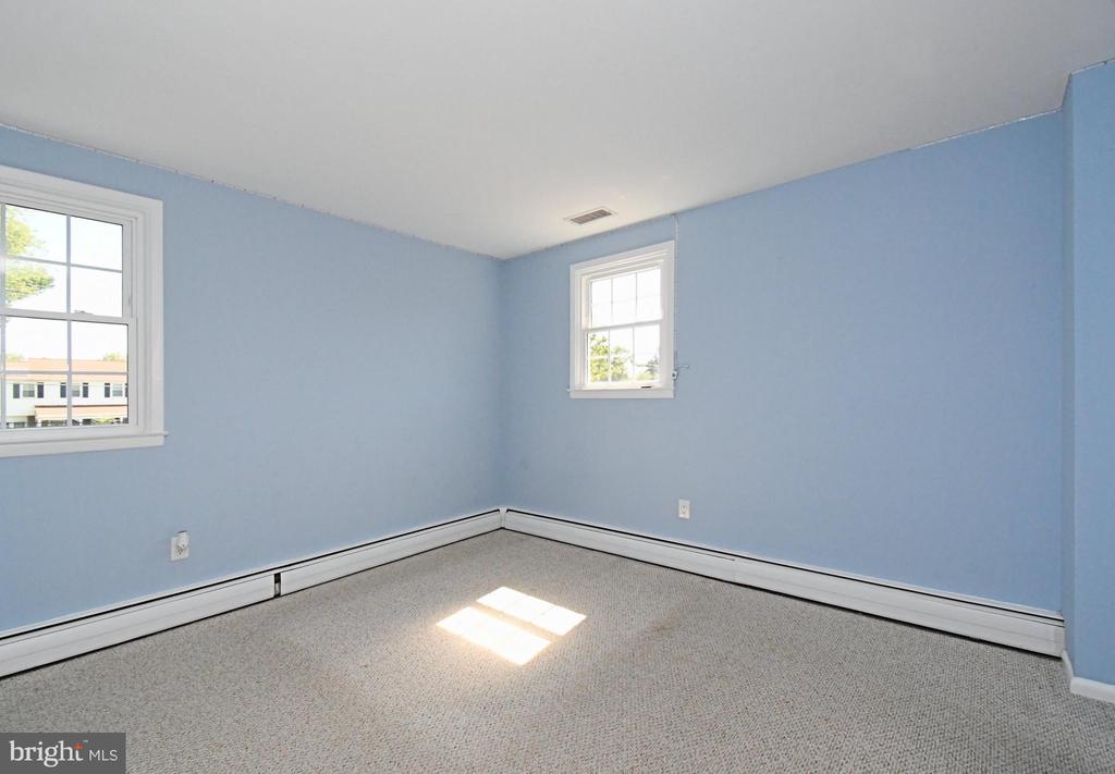 735 BELL LANE