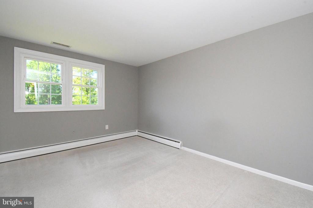 735 BELL LANE