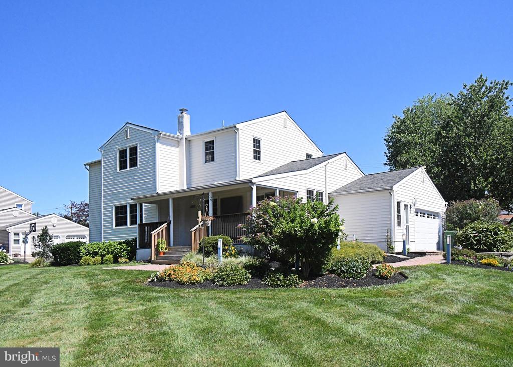 735 BELL LANE